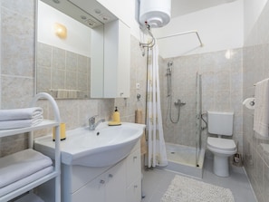 Shower, towels