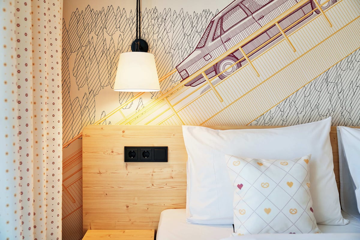 Comfort tweepersoonskamer | Een laptopwerkplek, gratis wifi, beddengoed