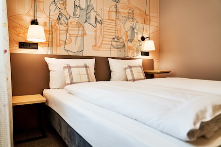 Comfort Double Room | Laptop workspace, free WiFi, bed sheets