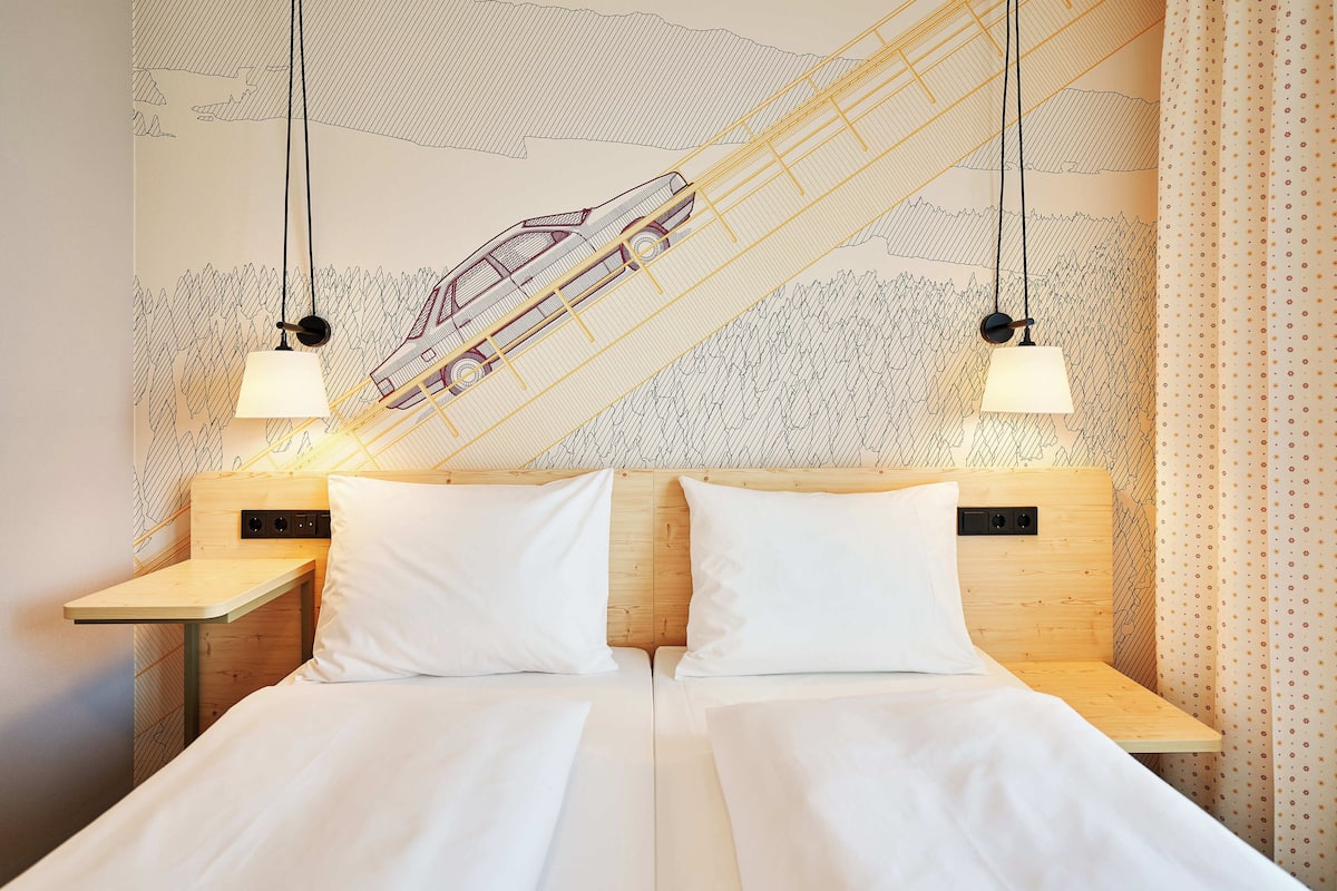 1 bedroom, laptop workspace, free wifi, bed sheets