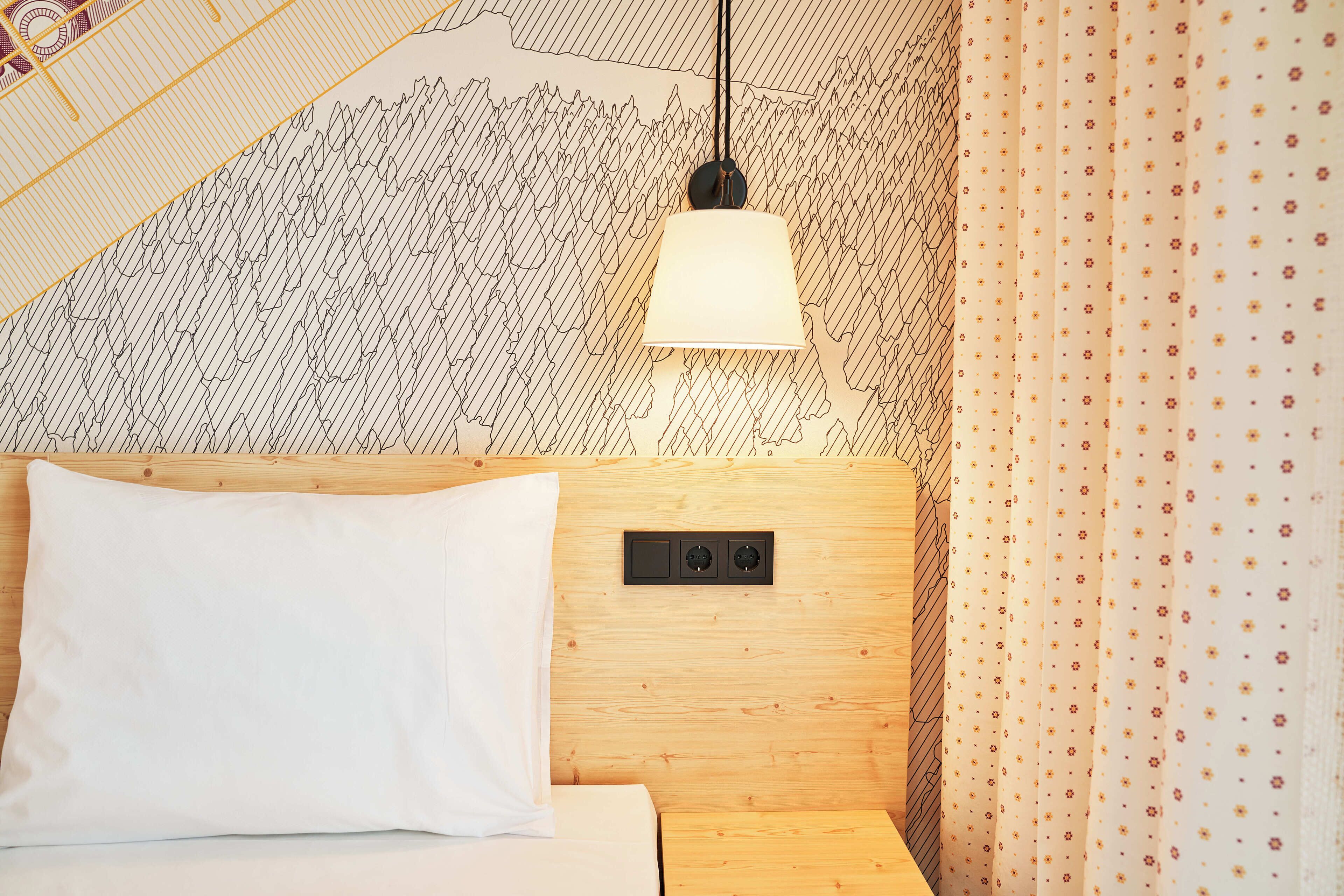 1 bedroom, laptop workspace, free wifi, bed sheets