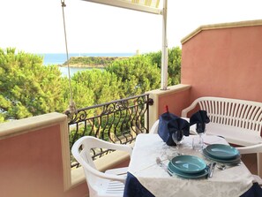 Balcony - Lavish Sea View Apartment in Capo Rizzuto (Isola di Capo Rizzuto)