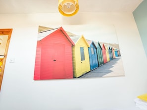 4 bedrooms, bed sheets