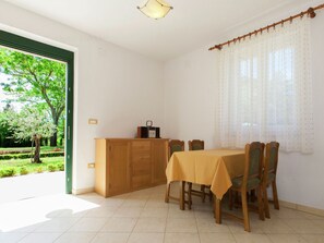 House | Dining