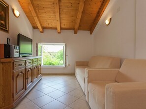 House | Living area | Fireplace - Beautiful Villa With Swimming Pool (Pula)