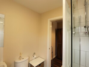 Bathroom - Urban Apartment in Doncaster near South Yorkshire Museum (Doncaster)