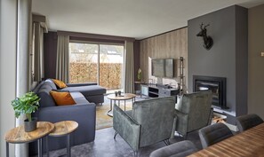 TV - Apartment in Durbuy in a Wooded Holiday Park (Durbuy)