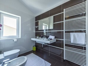 Hair dryer, towels