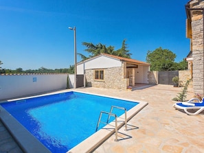 Outdoor pool - Beautiful, Modern Holiday Home With Private Pool, Outdoor Kitchen, Privacy (Kanfanar)