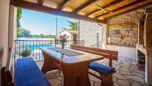 Balcony - Beautiful, Modern Holiday Home With Private Pool, Outdoor Kitchen, Privacy (Kanfanar)