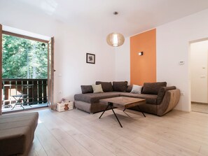 TV - Lovely Apartment in Goreljek With Balcony (Bohinj)