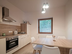 Fridge, oven, coffee/tea maker, toaster - Lovely Apartment in Goreljek With Balcony (Bohinj)