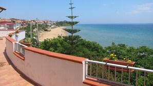 Balcony - Splendid Sea View Apartment in Capo Rizzuto (Isola di Capo Rizzuto)