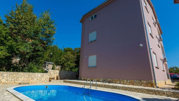 Outdoor pool - Spacious Apartment With Swimming Pool & Balcony With Sea View (Vinodol)