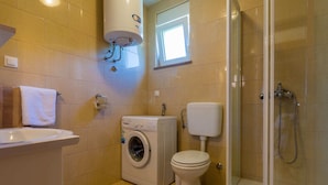 Apartment | Bathroom | Shower - Spacious Apartment With Swimming Pool & Balcony With Sea View (Vinodol)