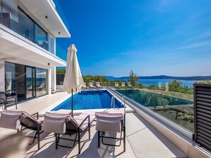 Indoor pool, outdoor pool - Luxurious Villa in Crikvenica With Wellness Spa (Crikvenica)