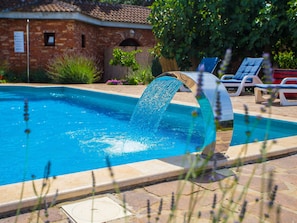 Pool - Comfortable Holiday House With sea View and Beautiful Large Yard (Porec)