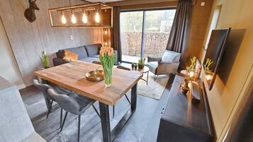Apartment | Dining