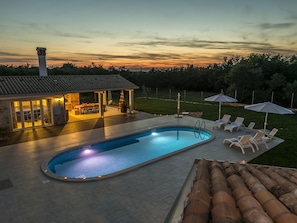 Exterior - Top-class Holiday House With Private Pool and Whirlpool Near the Sea (Umag)