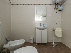 Shower, towels
