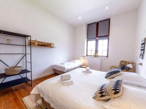 2 chambres, ameublement personnalisé, draps fournis
