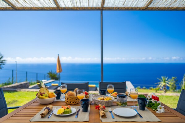 Outdoor dining - Villas Fauna & Flora - Nature & Tranquility - Infinity Pool (Prazeres)