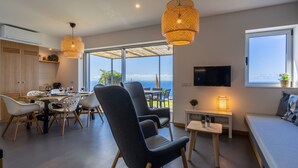 TV, fireplace - Villas Fauna & Flora - Nature & Tranquility - Infinity Pool (Prazeres)