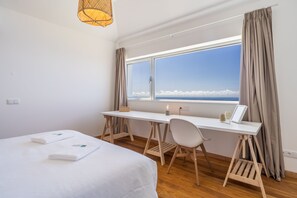 6 chambres, fer et planche à repasser, lit de bébé portatif, Wi-Fi