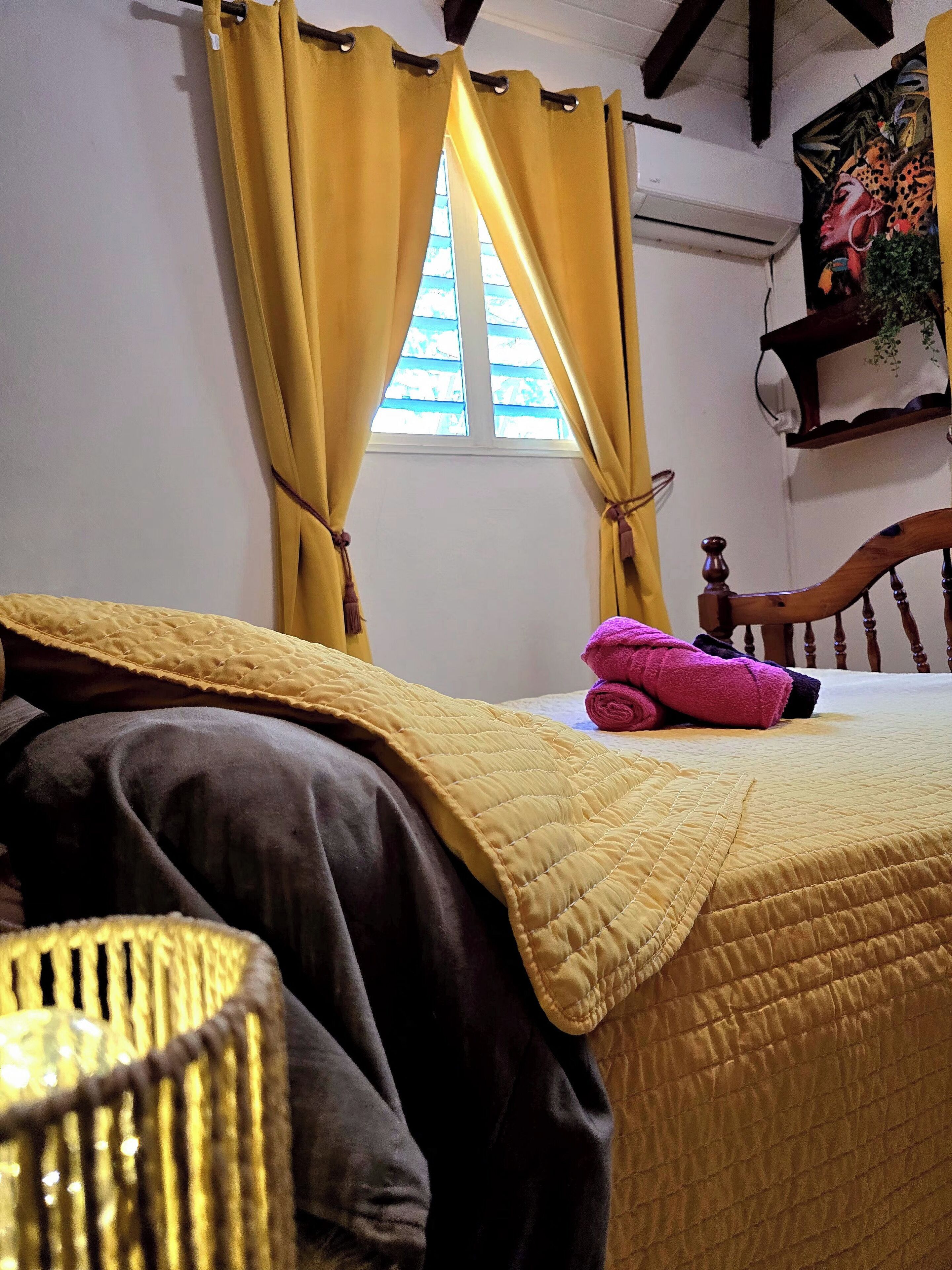 2 chambres, fer et planche à repasser, lit parapluie, Wi-Fi gratuit