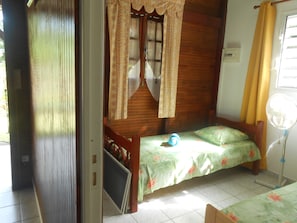 2 chambres, fer et planche à repasser, Wi-Fi gratuit, draps fournis