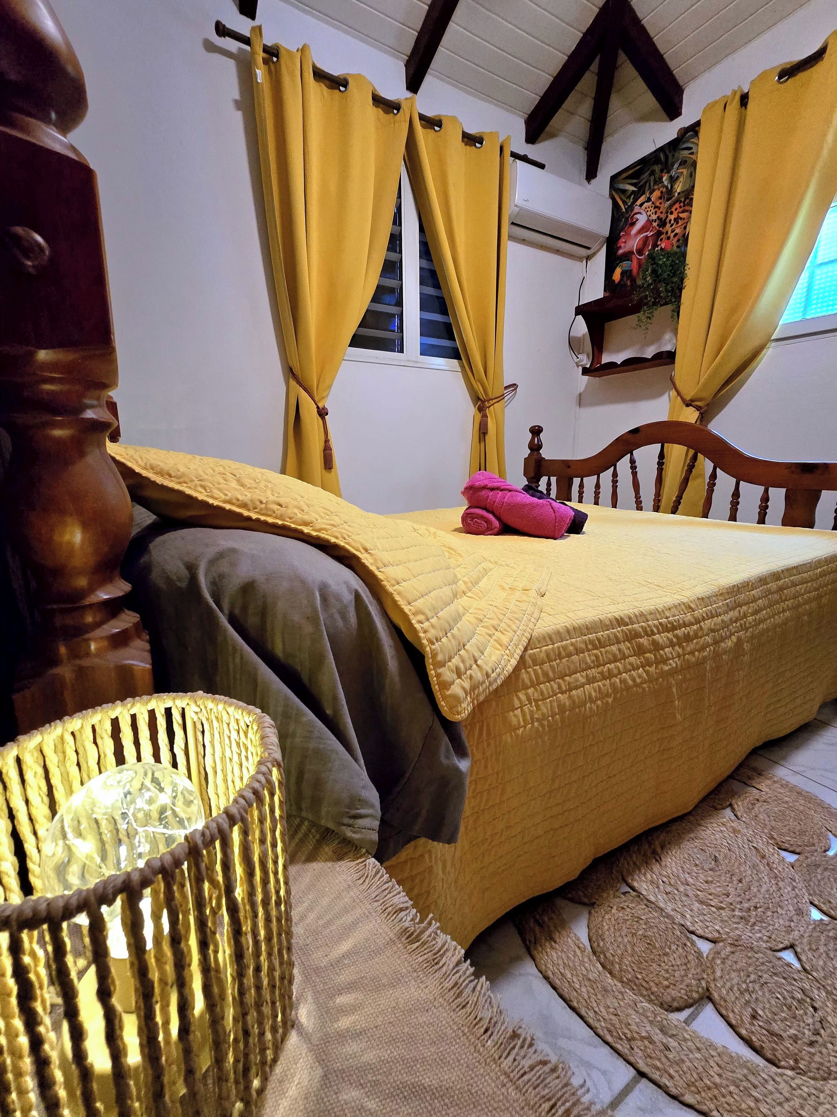 2 bedrooms, iron/ironing board, travel cot, free WiFi