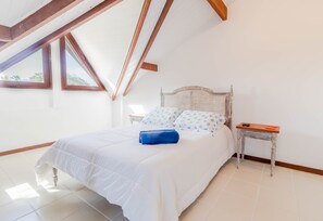 複式房屋 | 2 間臥室、獨特裝潢、熨斗/熨衣板、免費無線上網