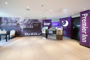 Lobby - Premier Inn Darlington Town Centre Hotel (Darlington)