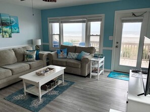 House, 3 Bedrooms | Living area