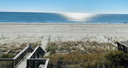 Turtley Paradise West 3 Bedroom Home by RedAwning