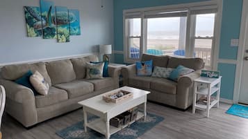 House, 3 Bedrooms | Living area