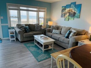 House, 3 Bedrooms | Living area