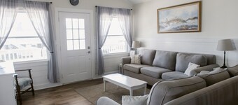 Holden Pattern - PET FRIENDLY with Heated POOL!!