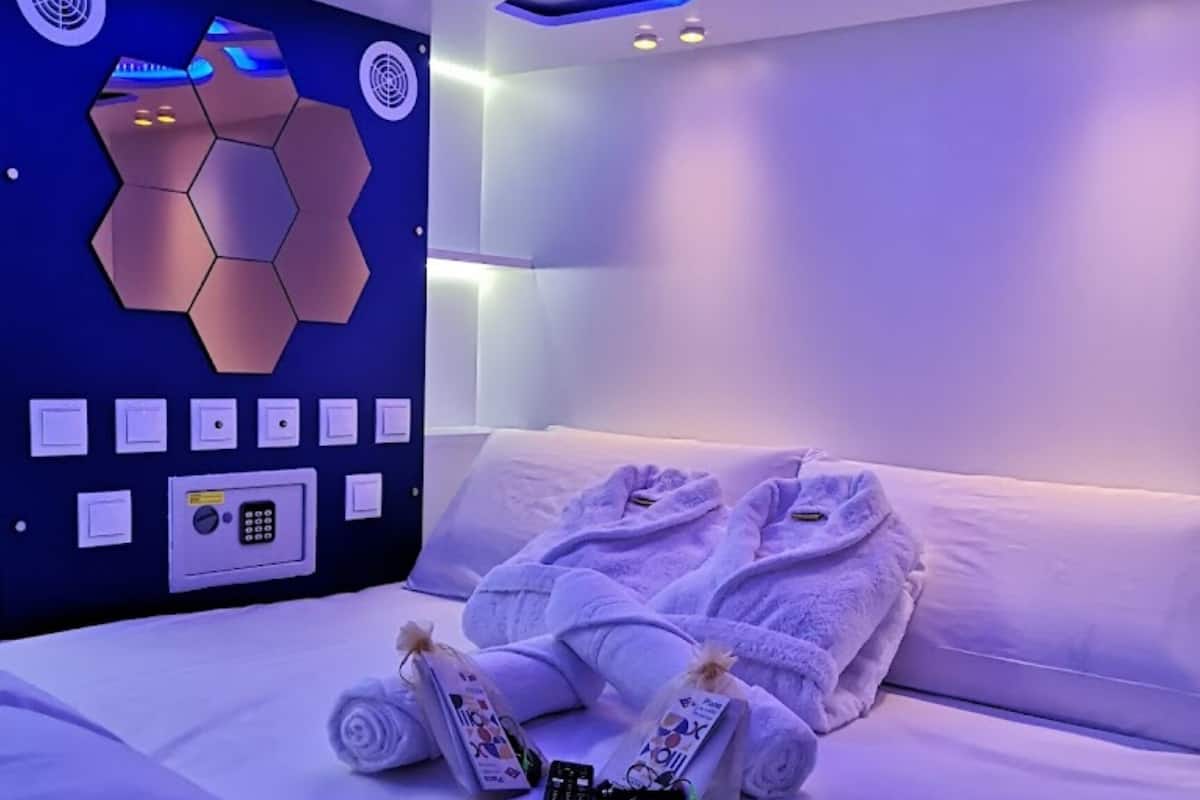 Módulo Doble en Habitación Compartida mixta con 4 módulos | 1 slaapkamer, een strijkplank/strijkijzer, gratis wifi, beddengoed