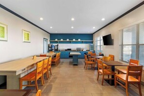 Dining - Sonesta Essential IAH Airport JFK Boulevard (Houston)