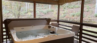 Cabin with Hot Tub Firepit and Fireplace near waterfalls, wineries on 1.25 acres