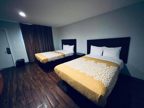 Quarto casal básico | Banheiro | Sabonete, papel higiênico