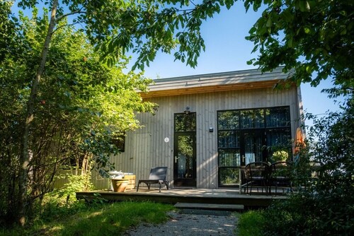 Nature lodge Ljip, Akkrum - sleeps 6 by the water