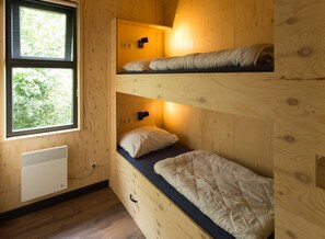 3 habitaciones, escritorio, wifi gratis y ropa de cama 