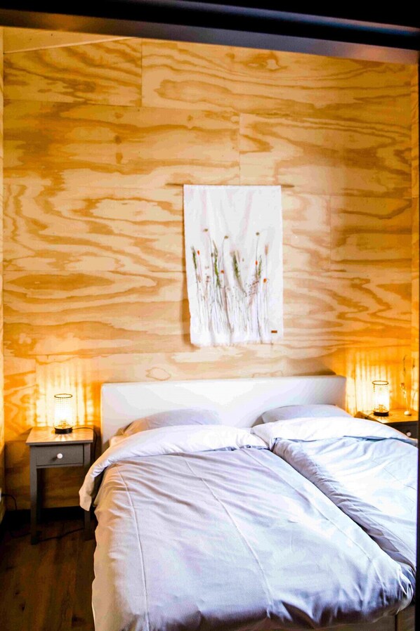 3 chambres, bureau, Wi-Fi gratuit, draps fournis