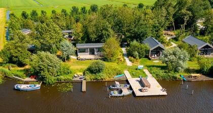 Waterside holiday home. Centrally situated in Friesland