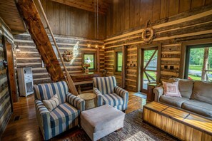 Fireplace, DVD player - The Boathouse at Four Fillies Lodge (Peterstown)