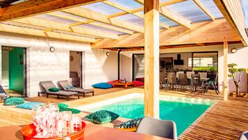 Outdoor pool, a heated pool