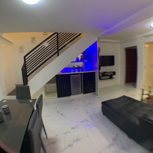 My unit is a Modern American Style Townhouse with 5 bedroom.Near at the Resort