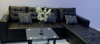 My unit is a Modern American Style Townhouse with 5 bedroom.Near at the Resort